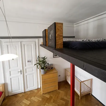 Διαμέρισμα Mike's Huge *